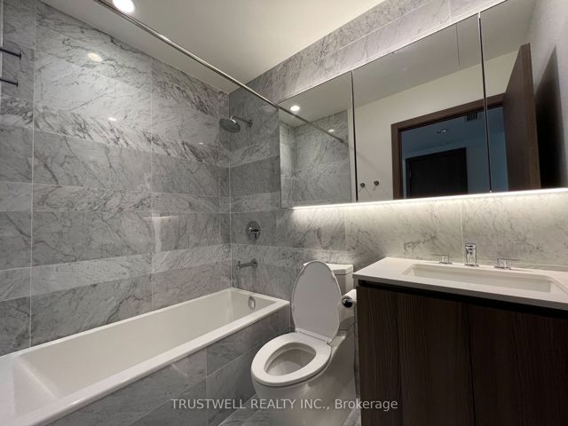 3309 - 17 Bathurst St