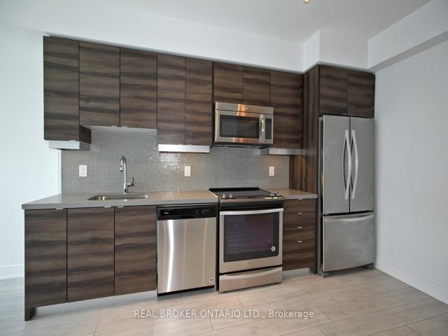 PH31 - 525 Adelaide St
