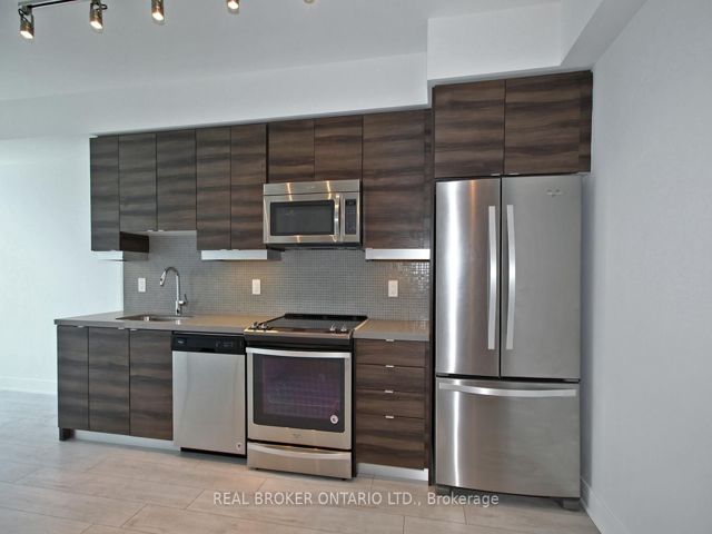 PH31 - 525 Adelaide St