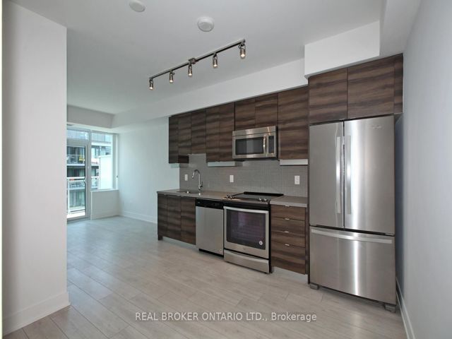 PH31 - 525 Adelaide St
