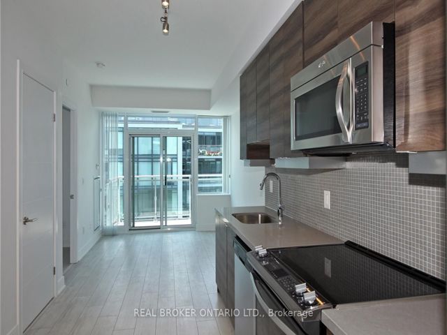 PH31 - 525 Adelaide St