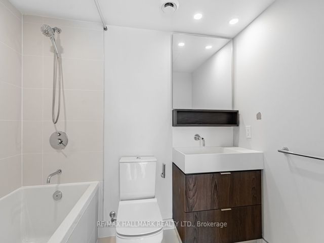 707 - 5 Soudan Ave