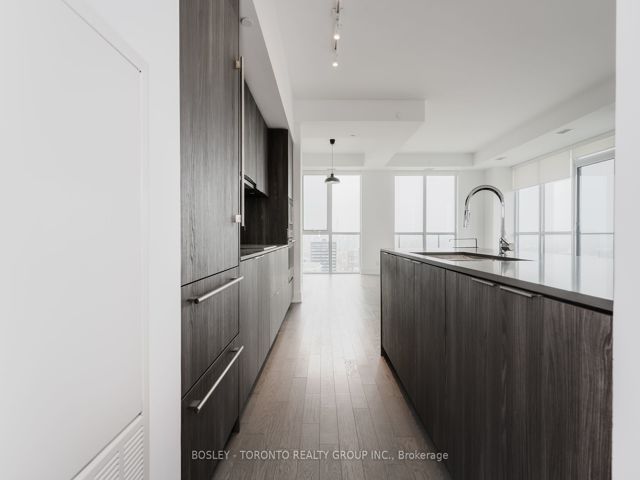 1903 - 609 Avenue Rd