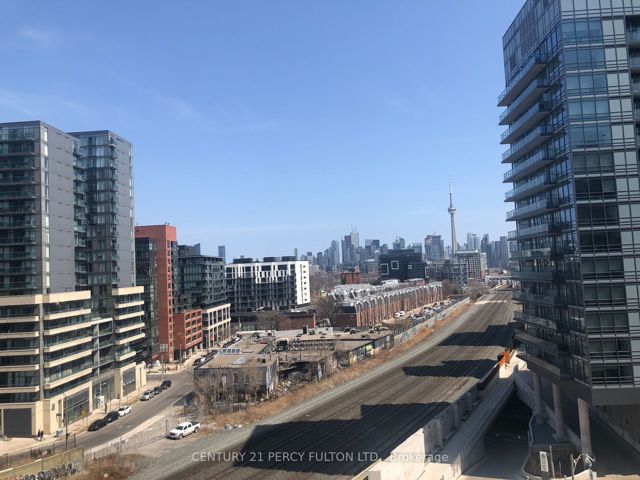 727 - 38 Joe Shuster Way