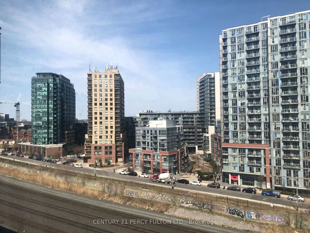 727 - 38 Joe Shuster Way
