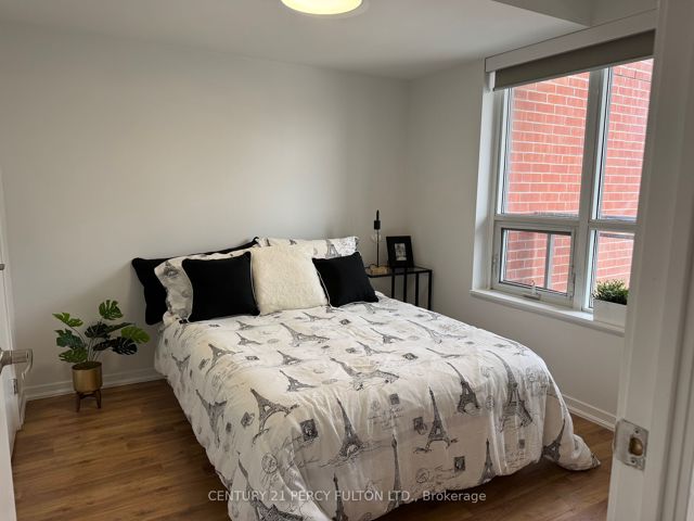 727 - 38 Joe Shuster Way
