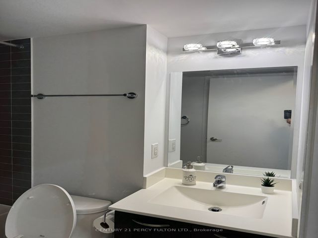 727 - 38 Joe Shuster Way