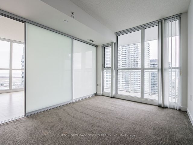 2808 - 75 Queens Wharf Rd