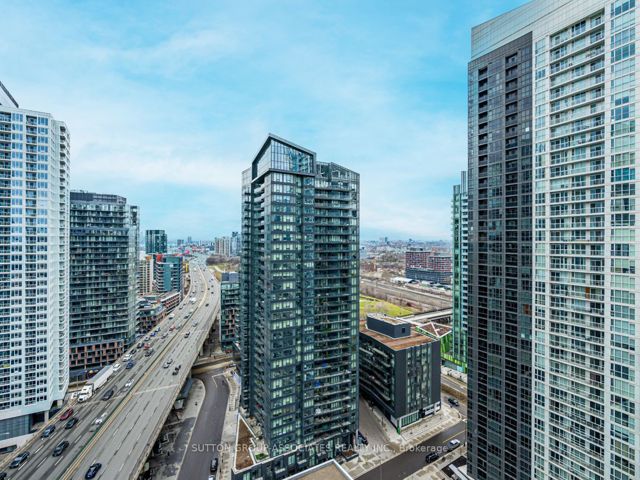 2808 - 75 Queens Wharf Rd