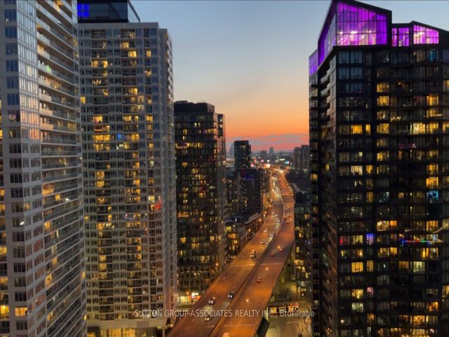 2808 - 75 Queens Wharf Rd