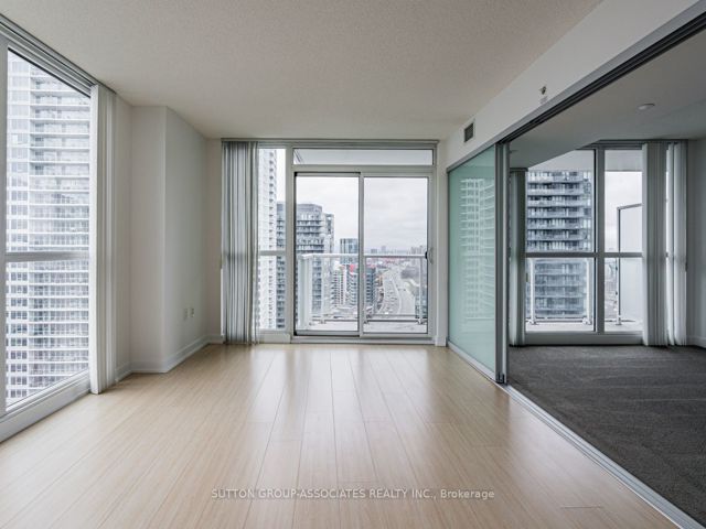 2808 - 75 Queens Wharf Rd