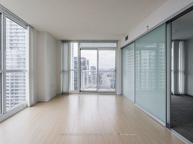 2808 - 75 Queens Wharf Rd