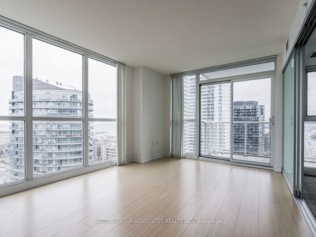 2808 - 75 Queens Wharf Rd