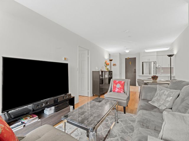 2606 - 23 Hollywood Ave
