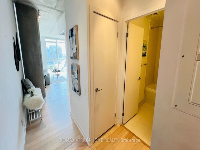 508 - 318 King St E