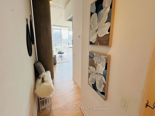 508 - 318 King St E