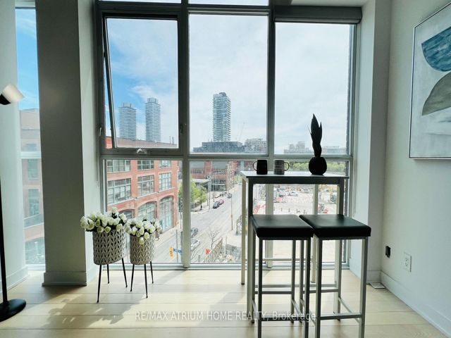 508 - 318 King St E
