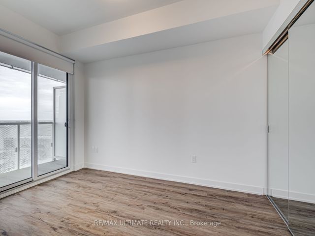 1901 - 15 Queens Quay E