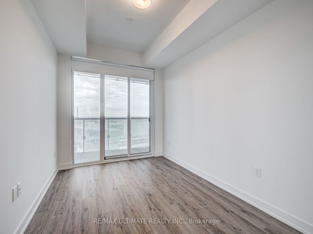 1901 - 15 Queens Quay E