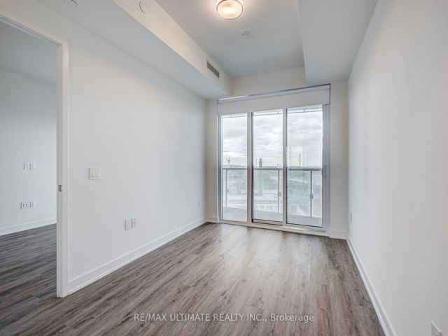 1901 - 15 Queens Quay E