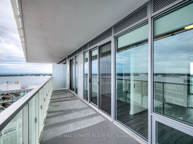 1901 - 15 Queens Quay E