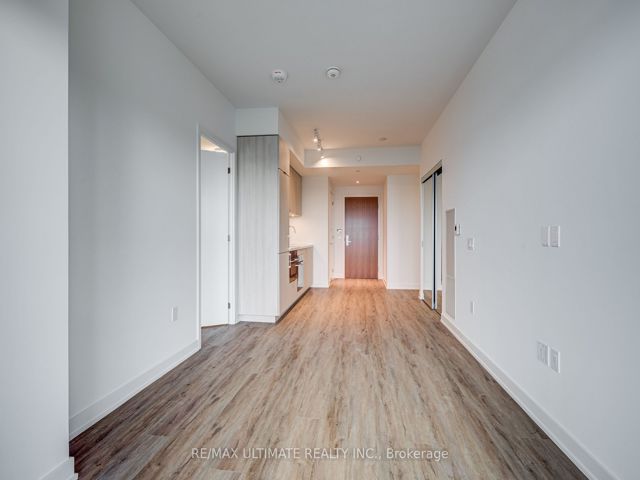 1901 - 15 Queens Quay E