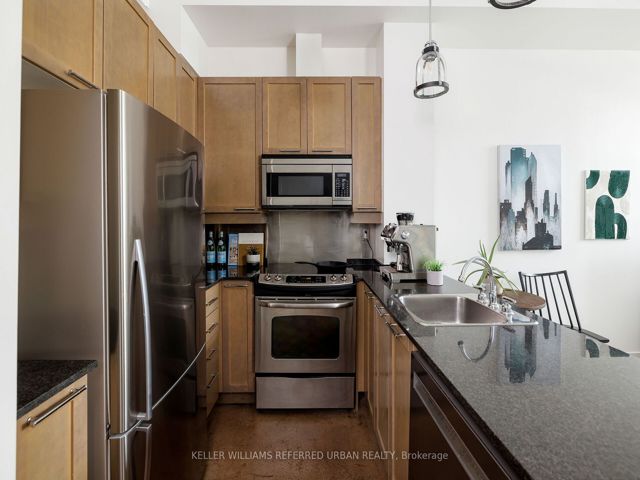 618 - 155 Dalhousie St