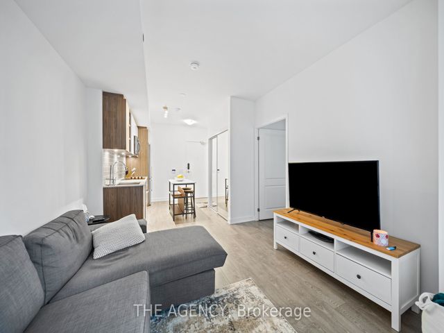 522 - 543 Richmond St W
