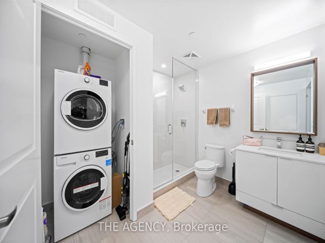 522 - 543 Richmond St W