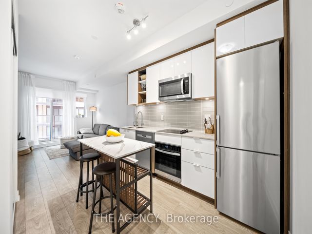 522 - 543 Richmond St W