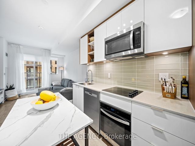 522 - 543 Richmond St W