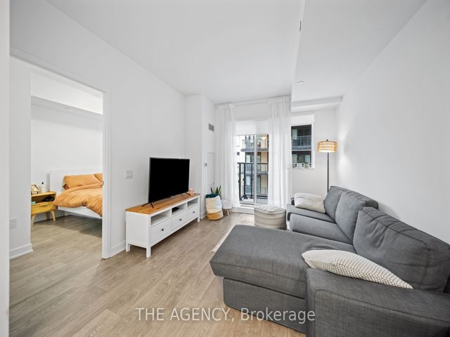 522 - 543 Richmond St W