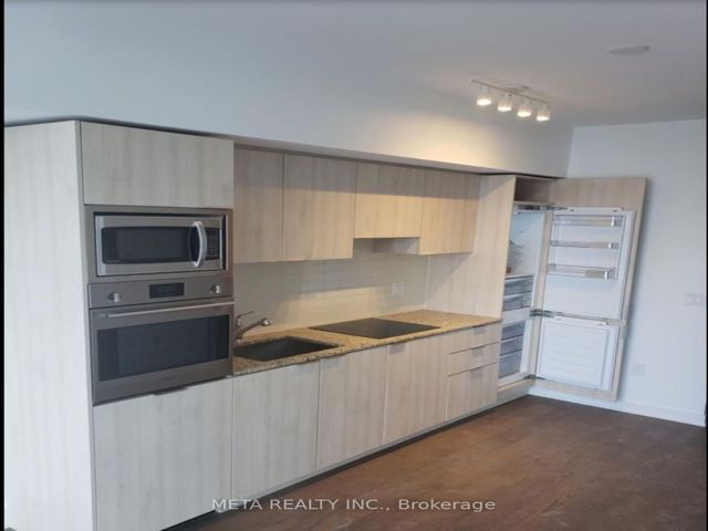 5009 - 11 Wellesley St W