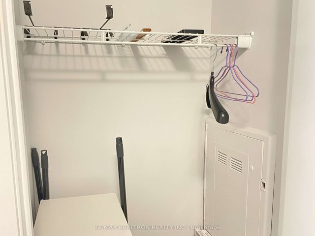 1007 - 2221 Yonge St