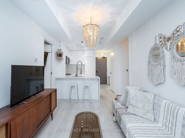 201 - 223 St. Clair Ave W
