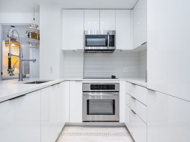 201 - 223 St. Clair Ave W