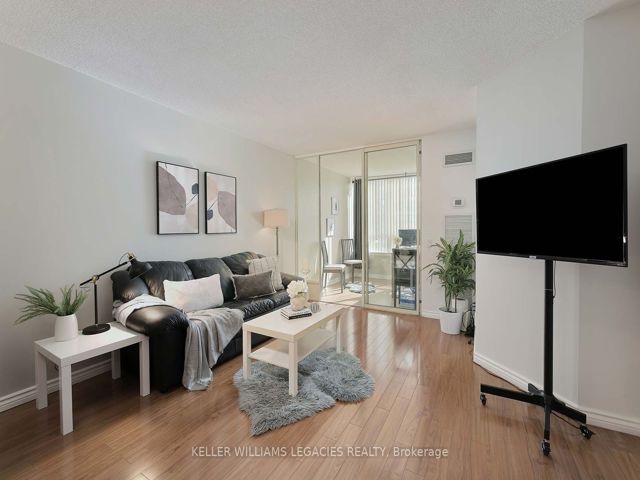 1203 - 7 Bishop Ave