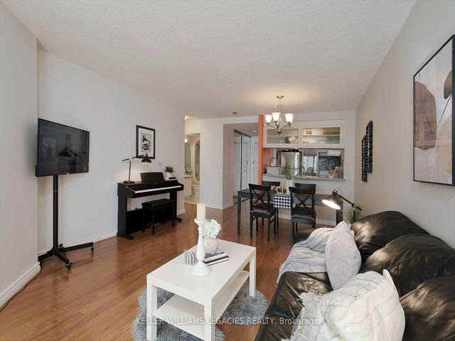 1203 - 7 Bishop Ave