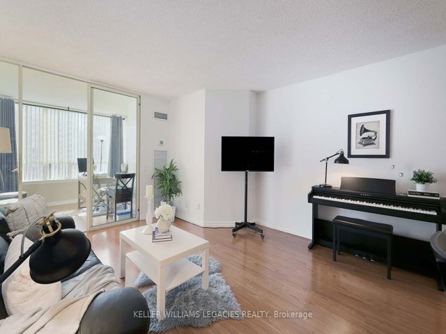 1203 - 7 Bishop Ave