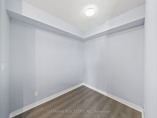 428 - 120 Dallimore Circ