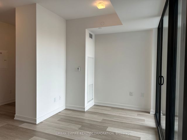 536 - 28 Eastern Ave