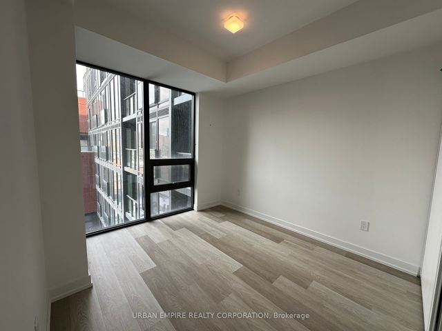 536 - 28 Eastern Ave