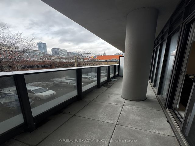 203 - 330 Richmond St W