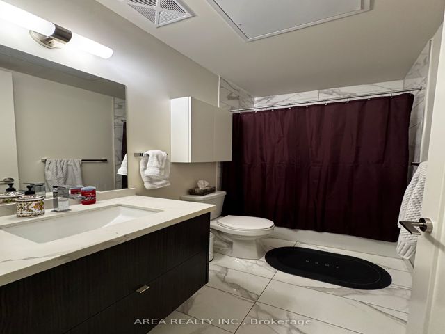 203 - 330 Richmond St W