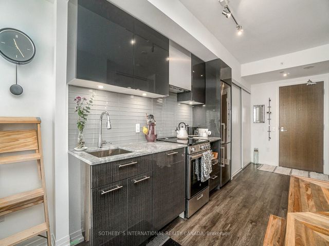 3206 - 251 Jarvis St