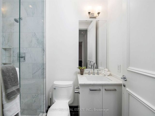 4202 - 311 Bay St