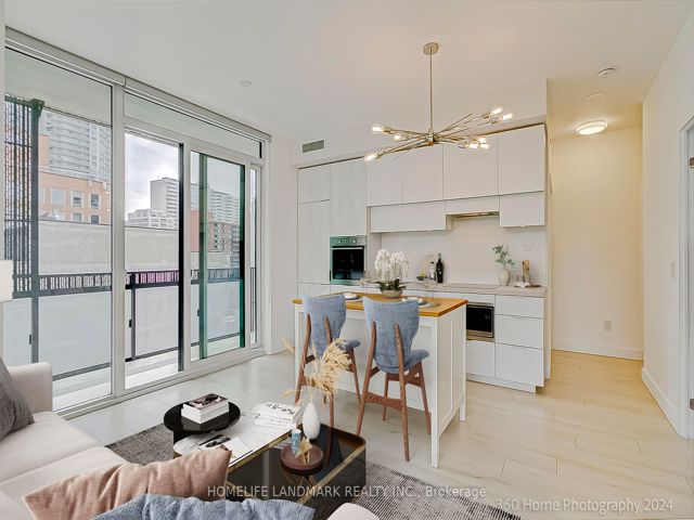 508 - 8 Eglinton Ave E