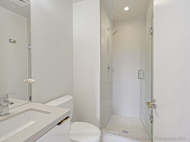 508 - 8 Eglinton Ave E