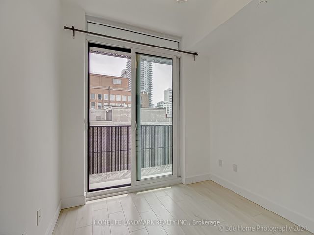 508 - 8 Eglinton Ave E