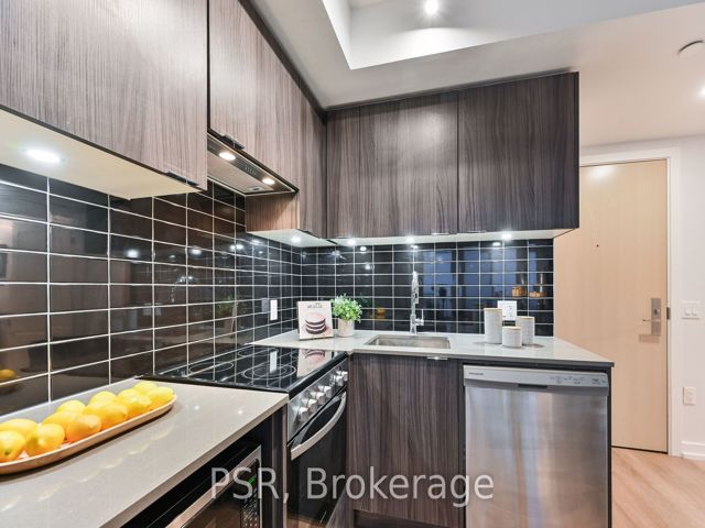 4409 - 395 Bloor St E